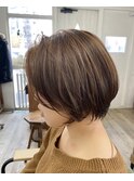 ショートボブ