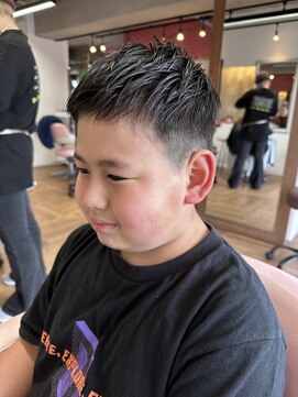 グート ヘアーメイク(gut HAIR MAKE) キッズ フェード風ショートスタイル