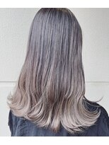 ロイ(ROY)&nbsp;ROY☆ミディアムヘア/切りっぱなし/ハイライト/ダークグレージュ