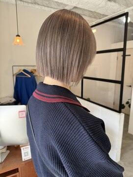 ヒュッゲプラス(hygge+) 切りっぱなしボブ