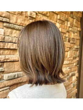 エノモト(ENOMOTO) 外ハネレイヤーボブ×マロンベージュ 大人可愛い20代30代40代