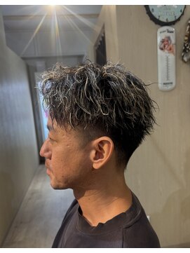 メンズサロン ウェーブ(men's salon WAVE) 【ハイライト】ツイストピンパーマ/金メッシュ/アップバング