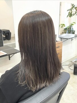 ヒト(Hito) ミディアムグレージュ