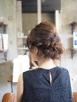 ノエル ヘアー アトリエ(Noele hair atelier) ルーズに崩したパーティーヘア