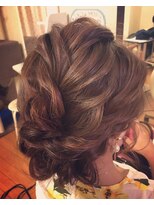 ヘアーセット モコロ(Hair Set MOCORO) ねじりアレンジ