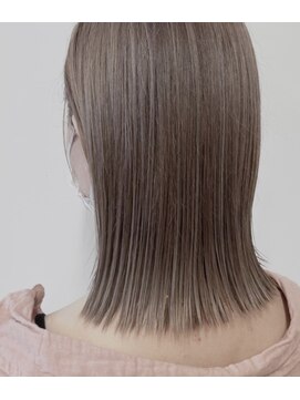 スタイル 袋町(STYLE) ぱつっとボブ × ペールベージュ