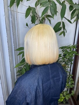 アン(Hair make un) ブロンド×ボブ