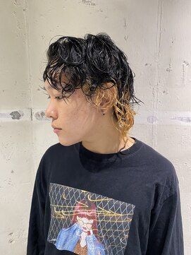 フランクスバーバーザスタンド(Frank’s barber the stand) ウルフスパイラルパーマセンターパートツーブロックE