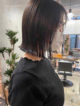 ザシー オモテサンドウ(The C) 20代30代40代ナチュラル大人可愛いレイヤースタイル