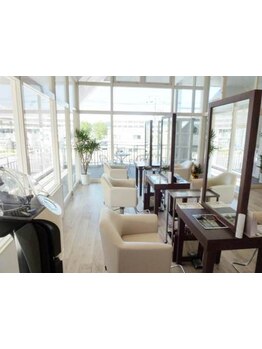 ヘッドスパをお得に体験できる平日限定メニューあり♪綺麗な髪は地肌から！髪質改善/頭皮改善もお任せ！