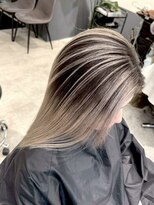 シエラ 心斎橋(CIERA.)&nbsp;ホワイトグレージュミニウルフバレイヤージュハイライト