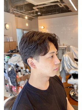 ゼロスバーバー(0's BARBER SHOP) メンズパーマニュアンスワンカールフェザーパーマ