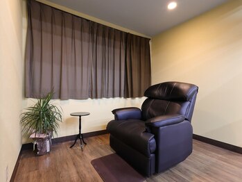 オム(HOMME)の写真/【半個室のスパルーム有】理想のデザインを叶えるために、土台となる頭皮からキレイにしませんか♪