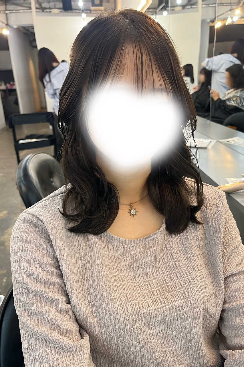 オリーブベージュ
