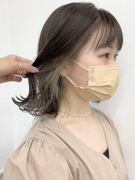 ネオリーブ クーロ(Neolive curro) おしゃれインナーカラー♪グレージュ　デザインカラー