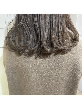 ニール(Neale.) 【soi.】こっくりグレージュ