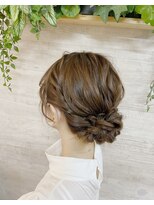 ロカット サロン(Roquat Salon)&nbsp;シニヨンアップヘアアレンジ【エクステ/立川/ヘアセット/立川】