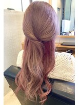 ソッカ(socca)&nbsp;ピンクのインナーカラーが可愛いロングスタイル