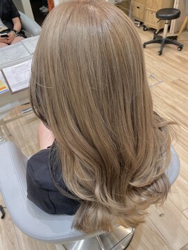 ボネッカ 鶴見(BONECCA) ミルクティーベージュブリーチカラー