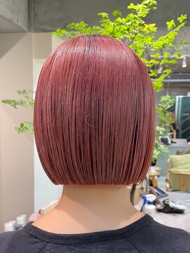 ミィ 浦和(mee) デザインカラールイヤーカット/ウェットヘア／オリーブベージュ