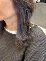 ヘイリー(HAILEY)&nbsp;大人こなれミディアム レイヤーカット×紫インナー