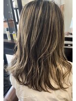 サクラ 長岡店(SAKURA)&nbsp;レイヤーカット×白髪ぼかしハイライト