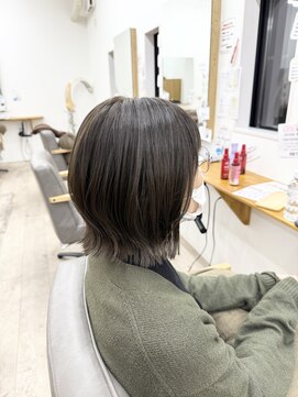 大人抜け感オリーブウルフ