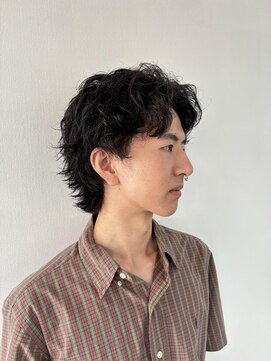 アオ(AO。) ミディアムウルフ/ウルフパーマ/センターパートパーマ
