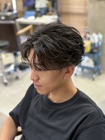 クワトロレオーネ 大阪梅田茶屋町(QUATTRO LEONE)&nbsp;韓国ヘア/センターパート/フェザーパーマ/束感ヘア