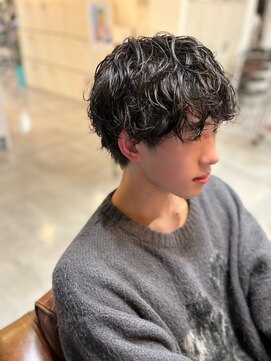 アドラーブル 駅南店(adorable) センターパートソフトツイストパーマメッシュマッシュウルフ