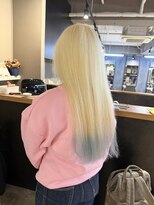 派手髪・ハイトーンカラー・デザインカラー・ブリーチ専門美容室&nbsp;ブロンドブロンドカラーデザインカラー水色カラーエンドカラー