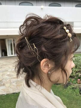 ショートアレンジ ヘアアレンジ 結婚式ヘア ショートボブ L041589261 イノセントミューズ Innocent Muse のヘア カタログ ホットペッパービューティー