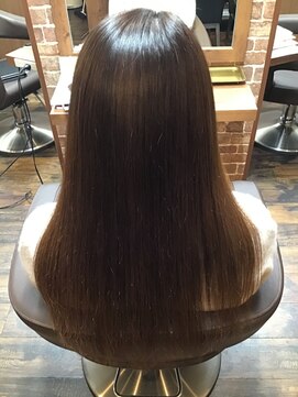 ヘアーサロン光(kou) 40代女性。サラサラストレートヘア
