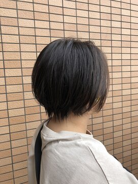 アドール オブ ヘアー ADORE OF HAIR 丸みハンサムショート