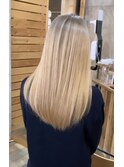 高校卒業生×ブロンドヘアー