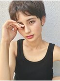 ジェンダーレス　大人＋モードショートボブ