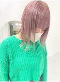 毛利/ペールピンクベージュケアブリーチカラー小顔前下がりボブ