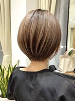 アイドットプラス 表参道(i.+omotesando)&nbsp;斜めバング丸みショートボブ