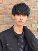 ソフトツイストスパイラルパーマ束感刈り上げ前下がりマッシュ