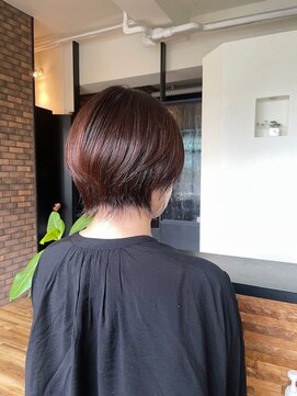 ヴァン カウンシル 王子(VAN COUNCIL) 大人かわいい外ハネショートボブ 秋の赤み艶カラー#3