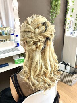 ジェシータ 品川駅前店(GESHITA) サイドハーフアップ【品川/ヘアセット】