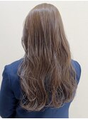 ベージュ