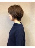 ショートボブ/軽やか/オリーブベージュ