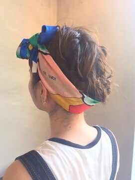 リムノン(LIMNON) スカーフヘアアレンジ