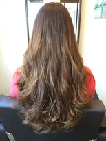 シャワ(CHAWA)&nbsp;【salon de OCCO】ハイライト&グラデーションの外国人風カラー