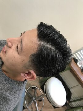 ロゼオ(Roseo) 七三分けスタイル