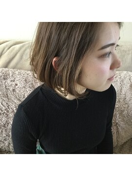 カットバンク(CUT BANK) 柔らかボブ