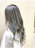 【シルバーグレー】