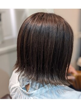 ナンバー ユアイロ 川崎(N° uairo) 大人可愛い20代30代40代小顔ワンサイドショートボブ丸み前下がり