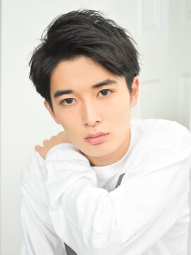 ディッセンバー 神宮前(December) ナチュラル刈り上げアップバングショート